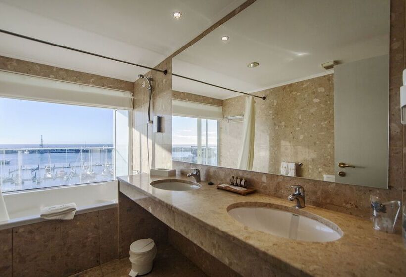 سوییت جونیور با چشمانداز دریا, Gaivota Azores