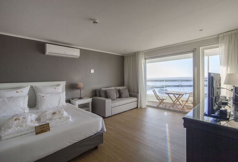 سوییت جونیور با چشمانداز دریا, Gaivota Azores