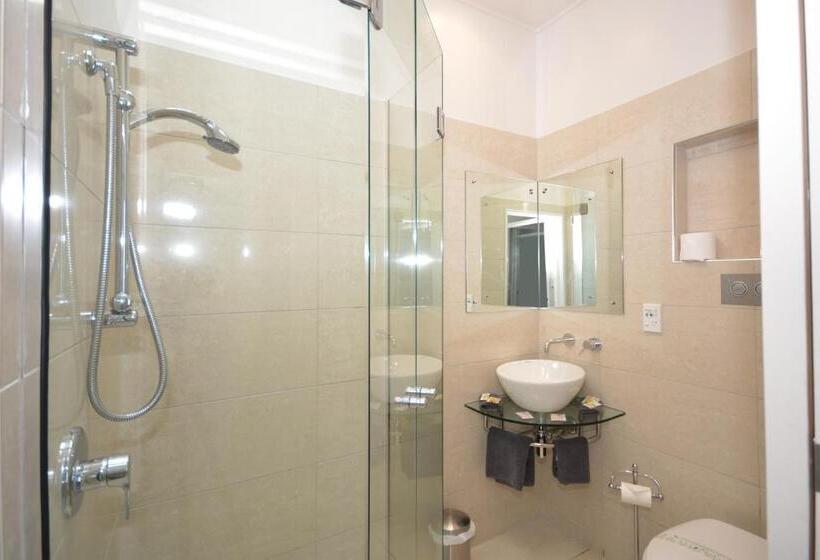 Апартаменты 4 Спальни, George Street Motel Apartments
