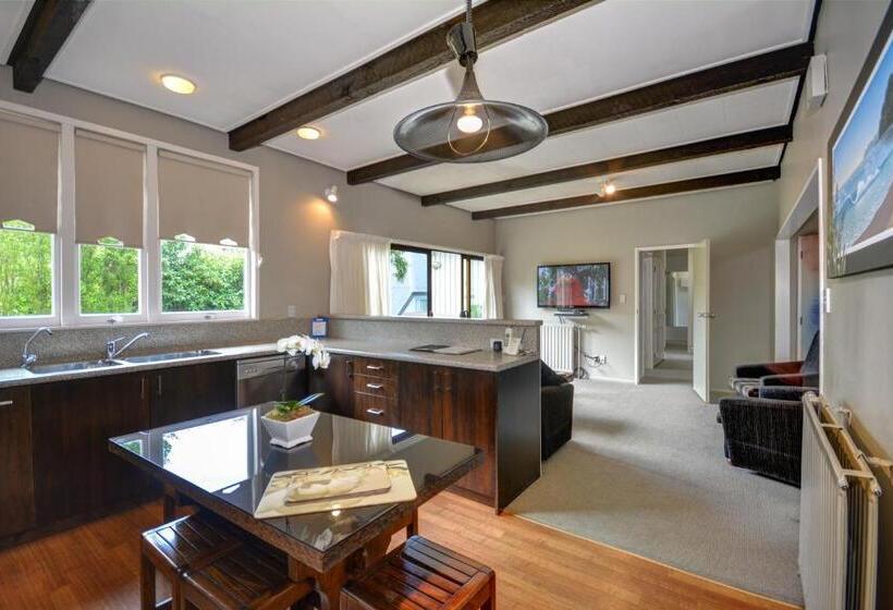 침실 4개 아파트, George Street Motel Apartments