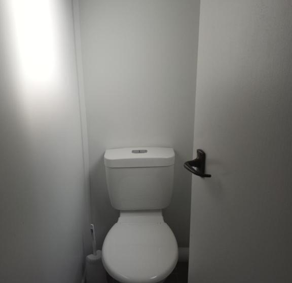 스탠다드 스튜디오, George Street Motel Apartments