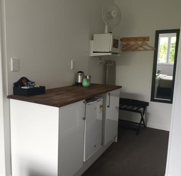 스탠다드 스튜디오, George Street Motel Apartments