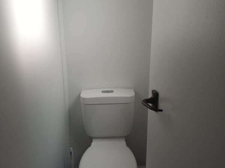 스탠다드 스튜디오, George Street Motel Apartments