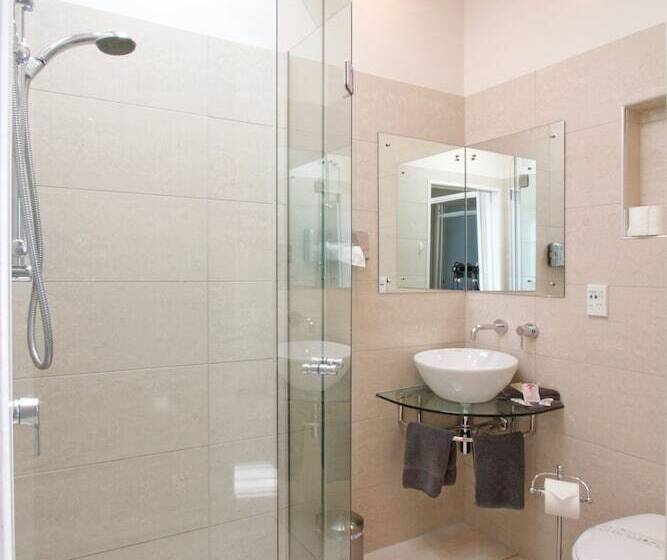 침실 4개 아파트, George Street Motel Apartments