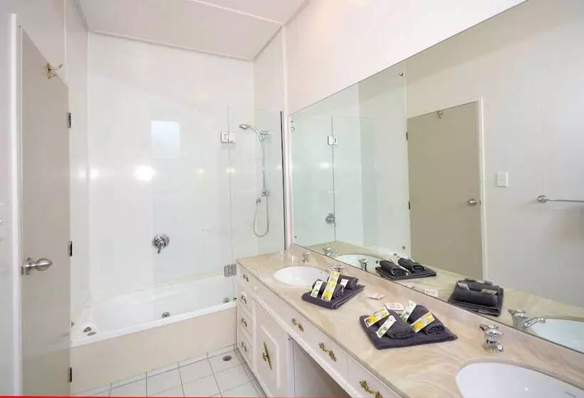 Huoneisto 4 Makuuhuonetta, George Street Motel Apartments