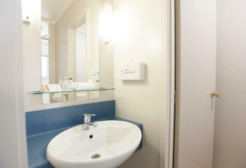 استودیوی استاندارد, Ascot Park