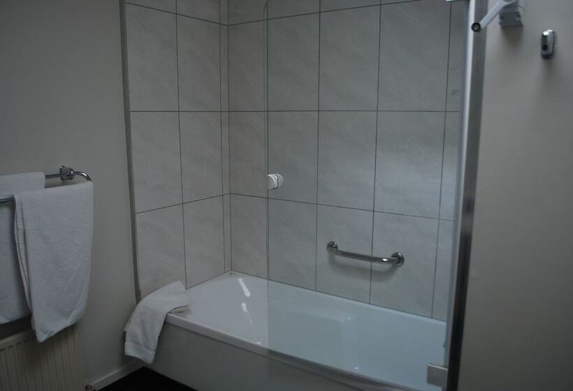 اتاق سوپریور, Ascot Park