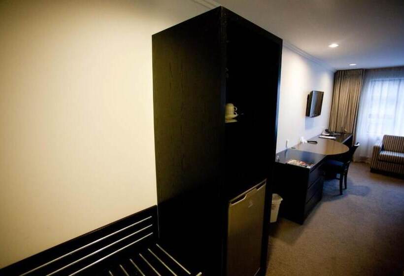 اتاق سوپریور, Ascot Park