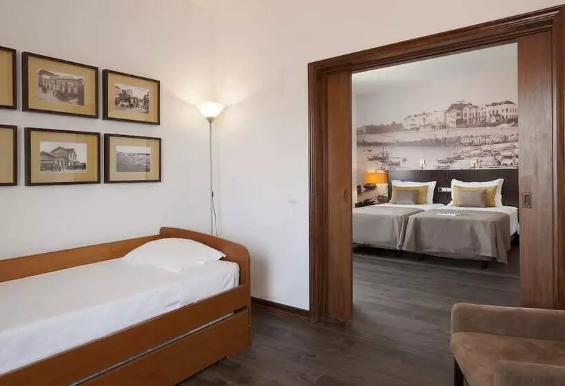 Quarto Familiar, Baia