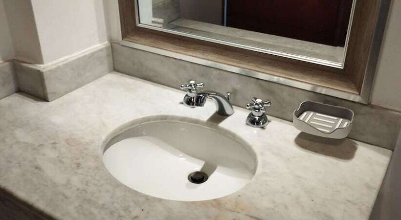 标准三人间, Casa San Martin