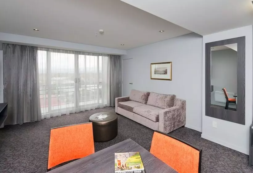 سوییت جونیور, Copthorne Hotel Palmerston North