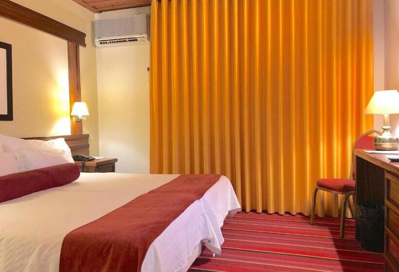 غرفة قياسية ثلاثية, Eurosol Seia Camelo