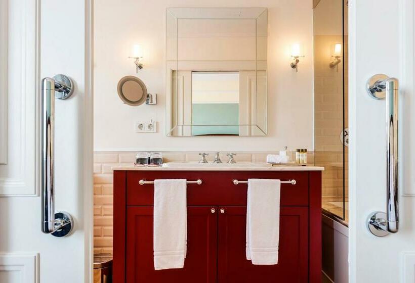 سوییت جونیور, Hospes Infante Sagres Porto Small Luxury Hotels Of The World