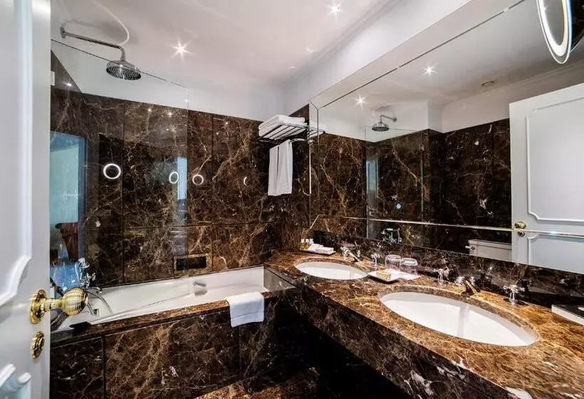 اتاق پرمیوم, Infante Sagres   Small Luxury Hotels Of The World
