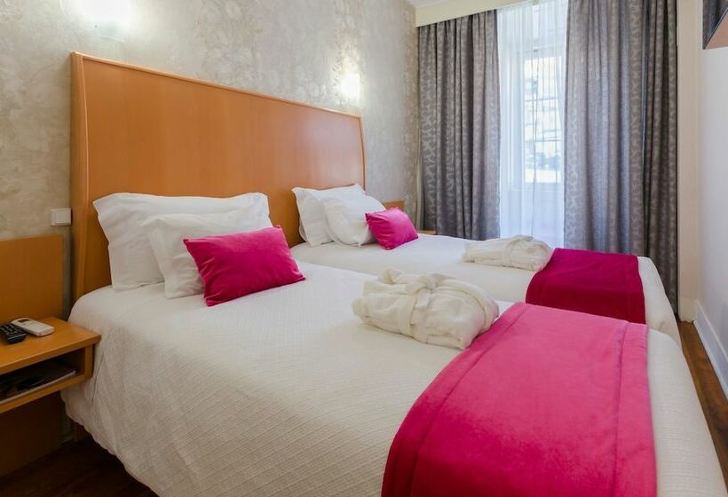 اتاق استاندارد سه نفره, Inn Rossio