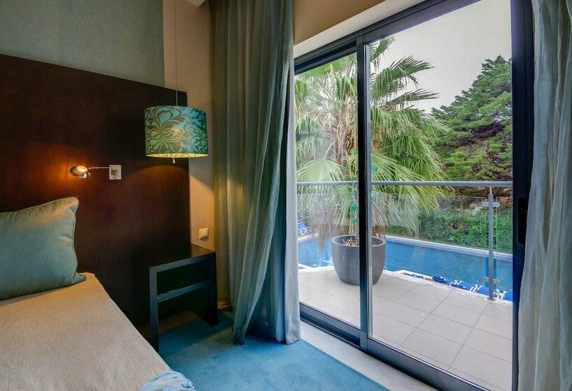 اتاق استاندارد با چشمانداز استخر, Lido