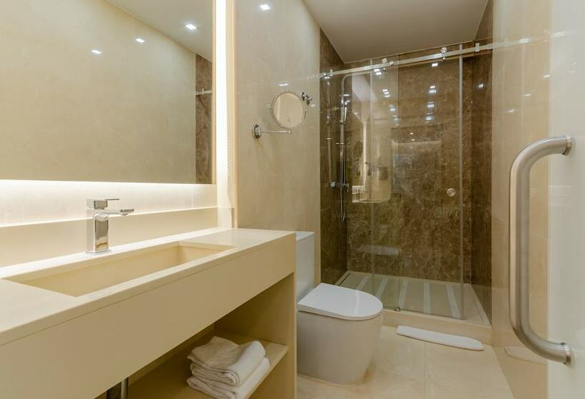 اتاق سوپریور با چشمانداز استخر, Lido