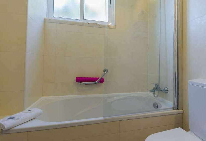 اتاق سوپریور با چشمانداز استخر, Lido