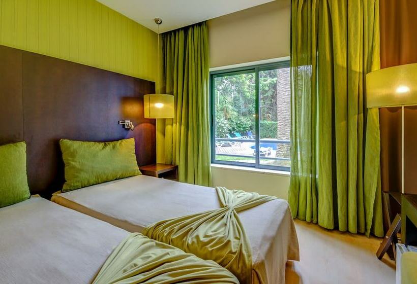 اتاق سوپریور با چشمانداز استخر, Lido