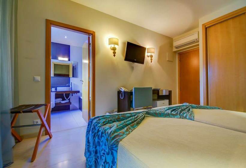 اتاق سوپریور با چشمانداز استخر, Lido