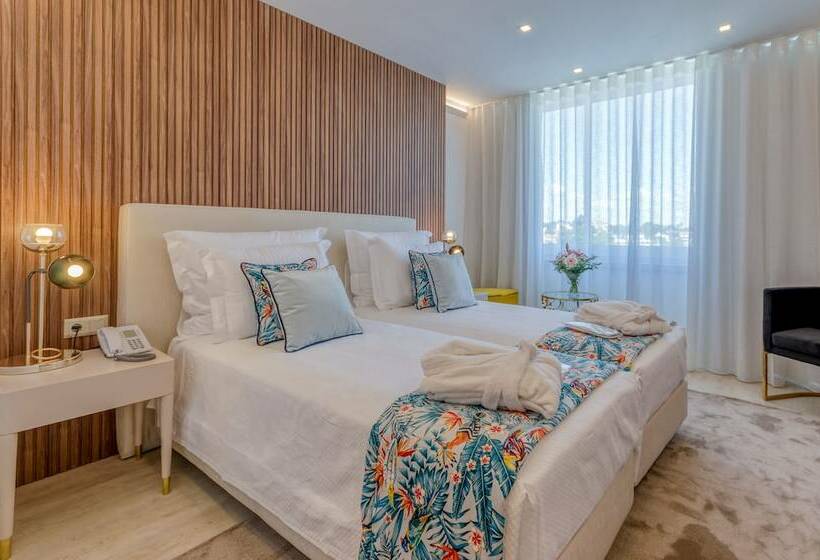 اتاق لوکس, Lido