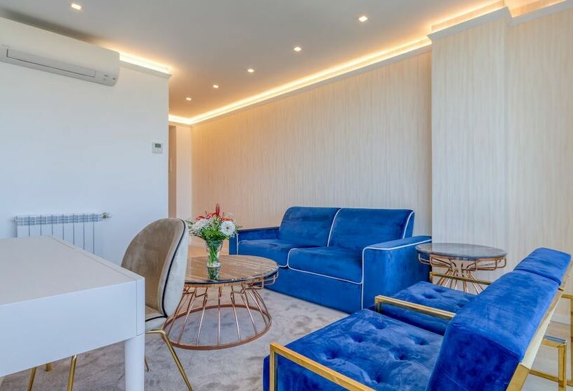 سوییت لوکس, Lido