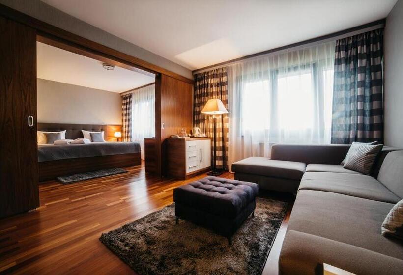 آپارتمان 1 خوابه, Omega