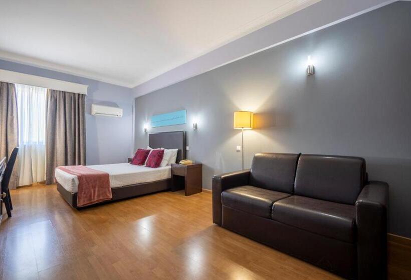 اتاق استاندارد سه نفره, Onix