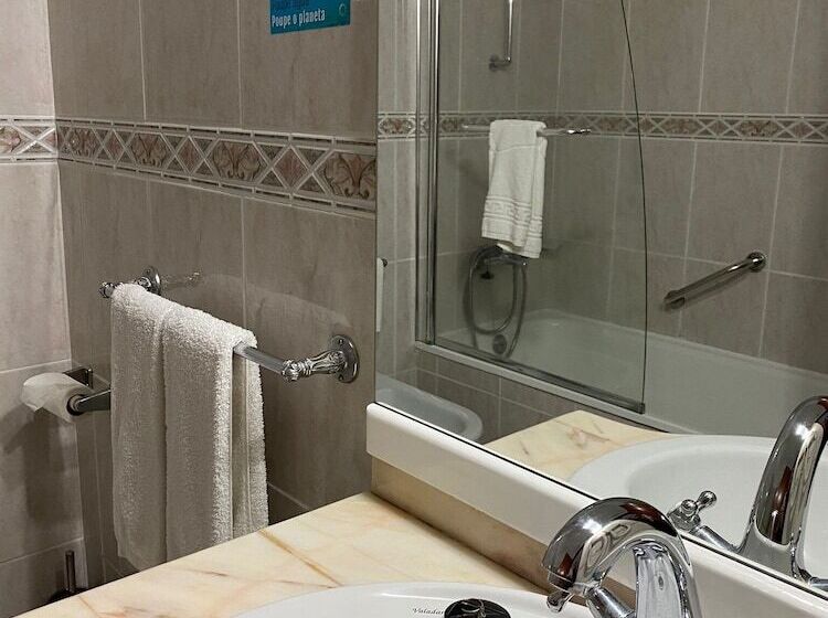 اتاق استاندارد سه نفره, Onix