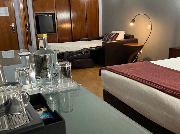 اتاق استاندارد سه نفره, Onix