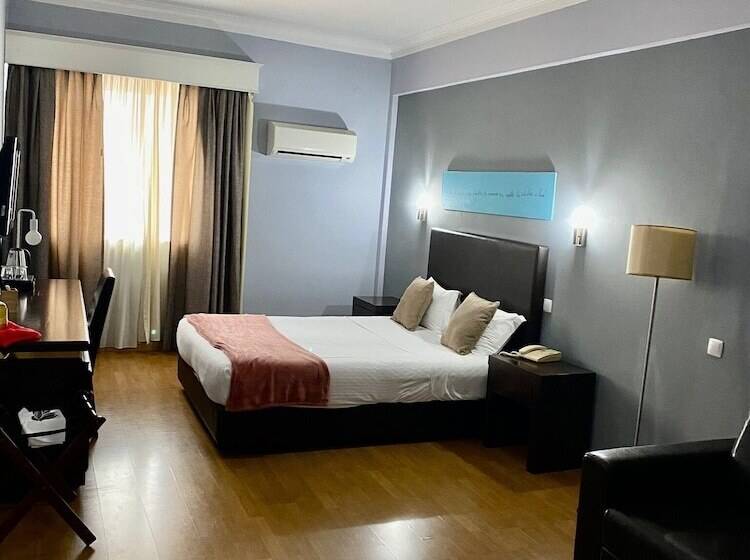 اتاق استاندارد سه نفره, Onix