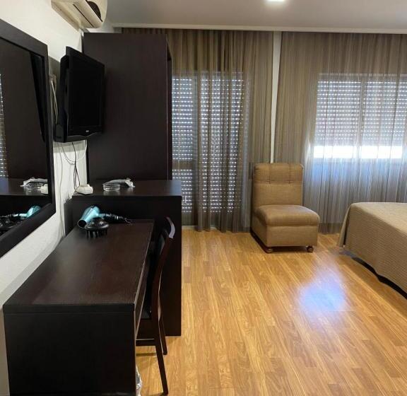 חדר סטנדרט מותאם לאדם עם מוגבלויות, Paiva