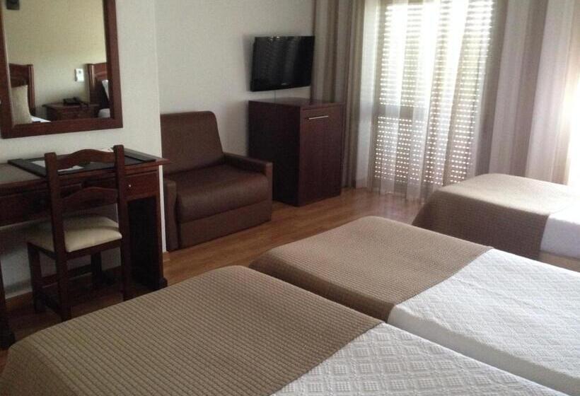 חדר משפחתי, Paiva