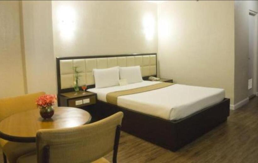 غرفة ديلوكس, Rothman