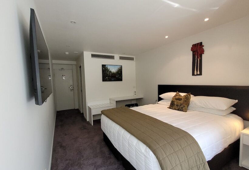 استودیوی استاندارد, The Devon Hotel A Heritage