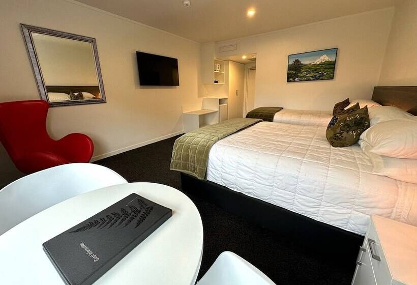 استودیوی استاندارد, The Devon Hotel A Heritage