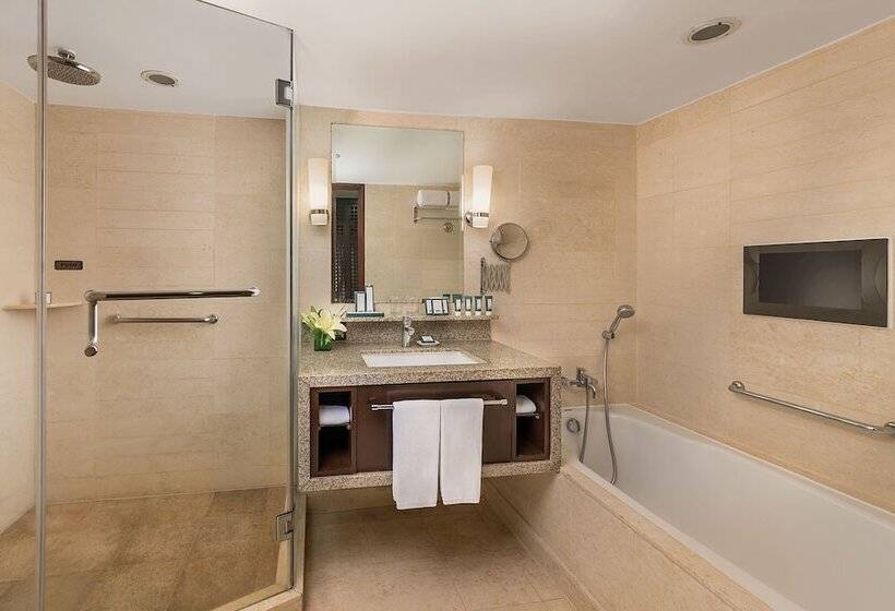 سوییت, The Manila