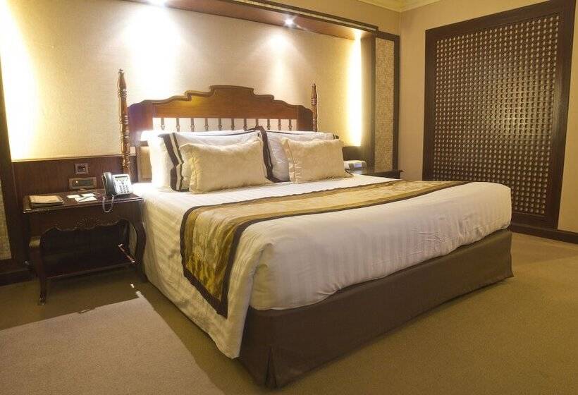 سوییت, The Manila