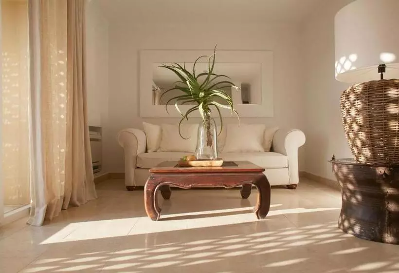Suite Reale, Vila Joya