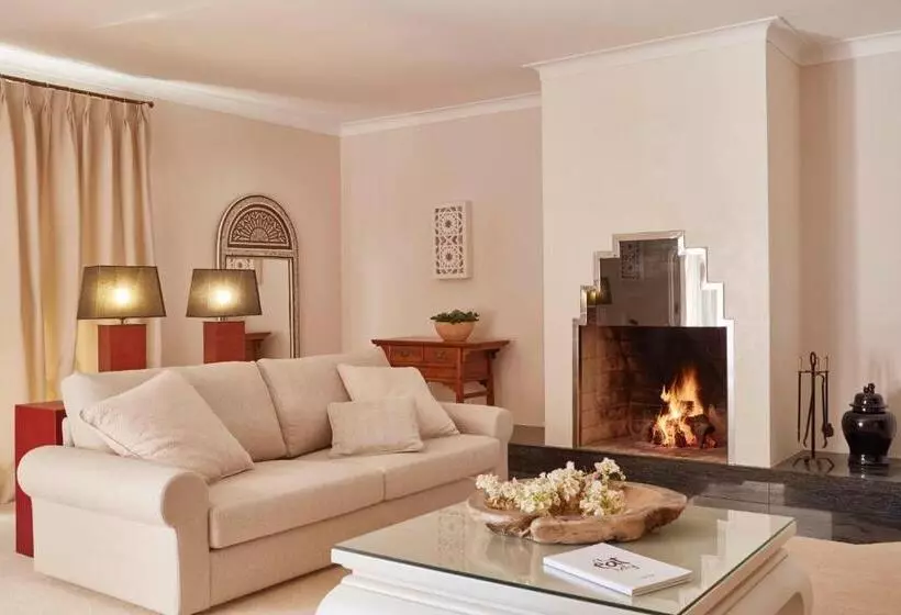 Suite Reale, Vila Joya