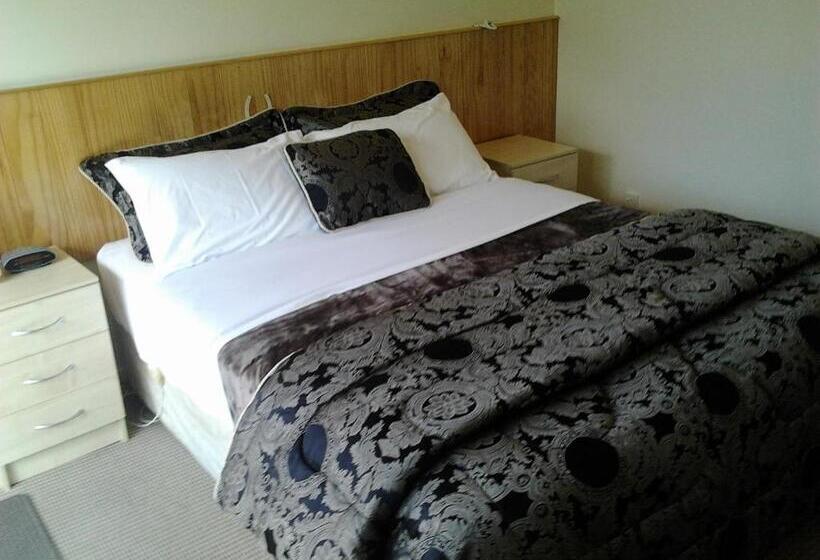 סטודיו משפחתי, Avondale Motor Inn
