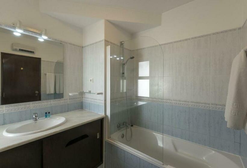 ویلای 2 خوابه با چشمانداز باغ, Rocha Brava Village Resort