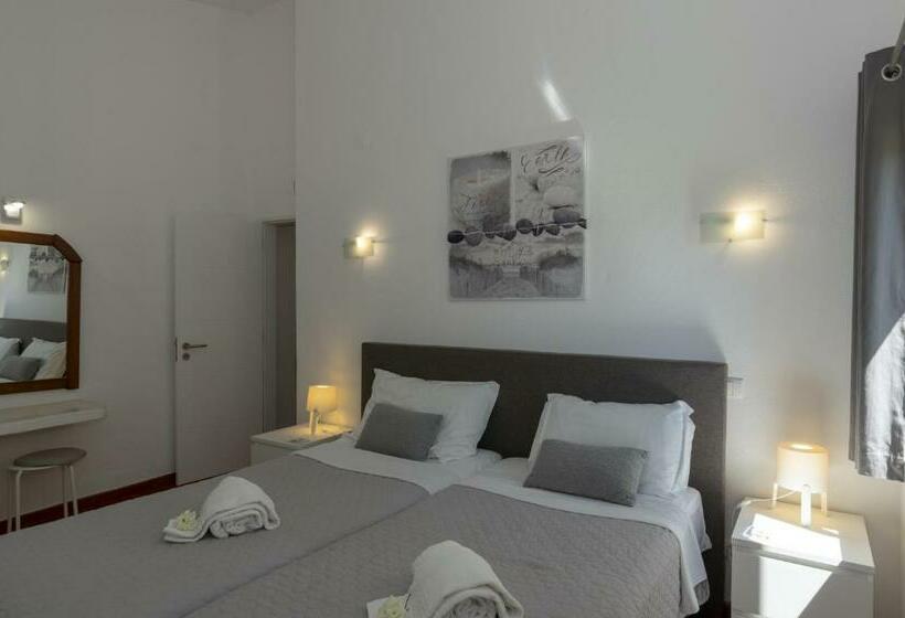 ویلای 3 خوابه با چشمانداز باغ, Rocha Brava Village Resort