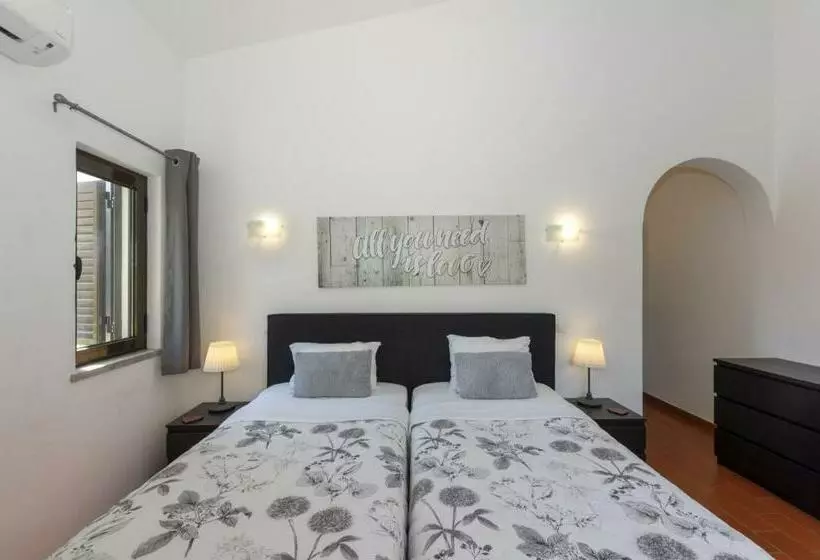 ویلای 3 خوابه با چشم‌انداز باغ, Rocha Brava Village Resort