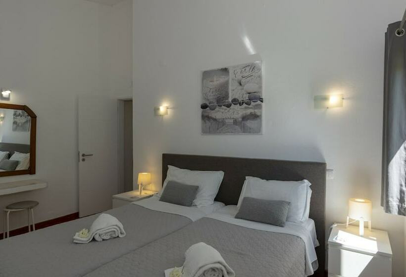 ویلای 3 خوابه با چشمانداز باغ, Rocha Brava Village Resort