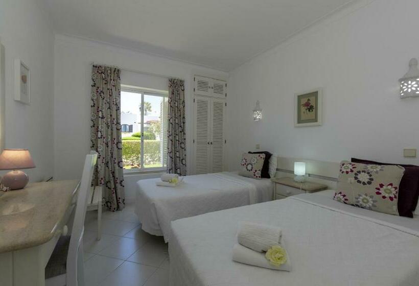 ویلای 3 خوابه, Rocha Brava Village Resort