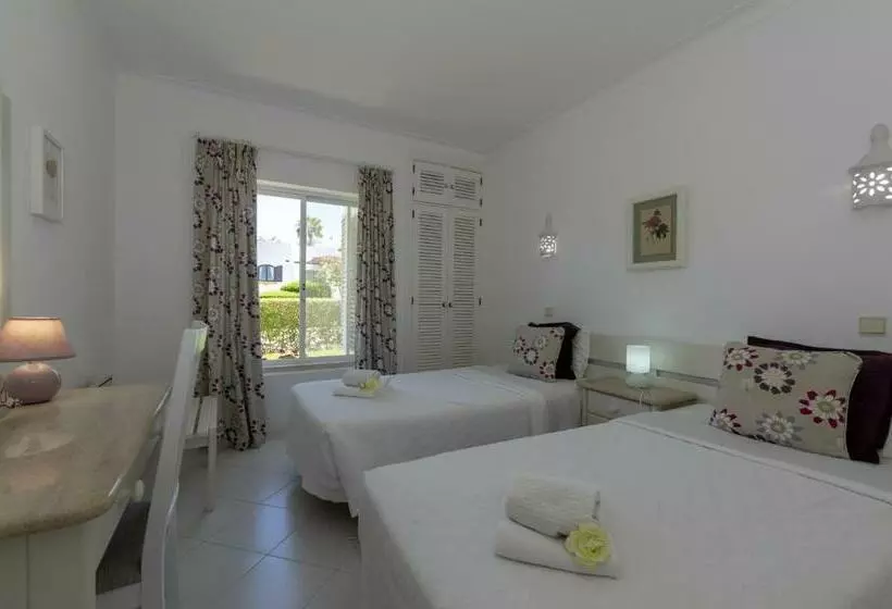 ویلای 3 خوابه, Rocha Brava Village Resort