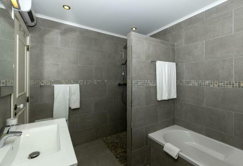 ویلای 3 خوابه, Rocha Brava Village Resort