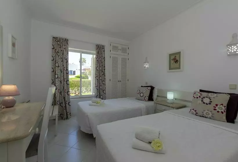ویلای 3 خوابه, Rocha Brava Village Resort