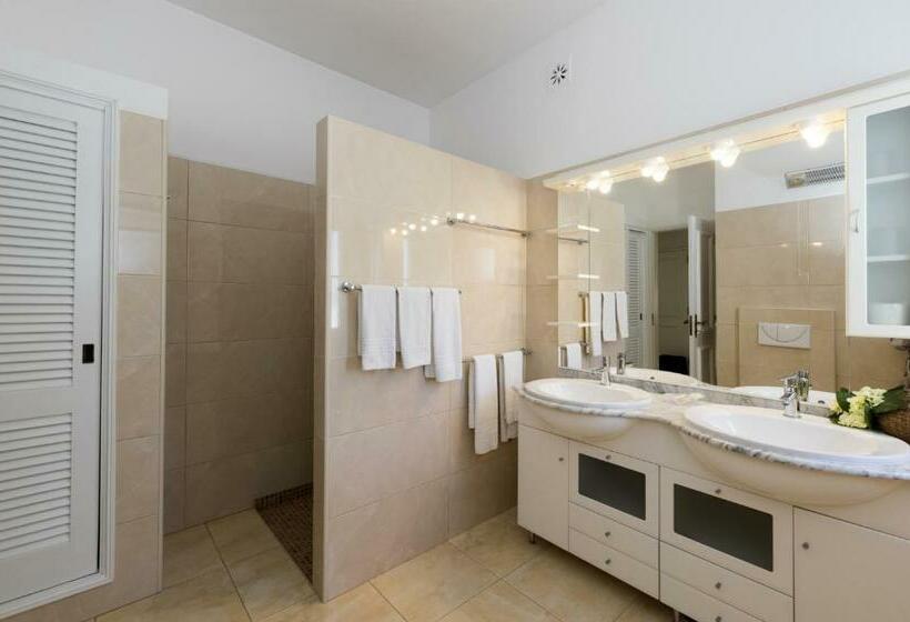 ویلای 3 خوابه با استخر, Rocha Brava Village Resort